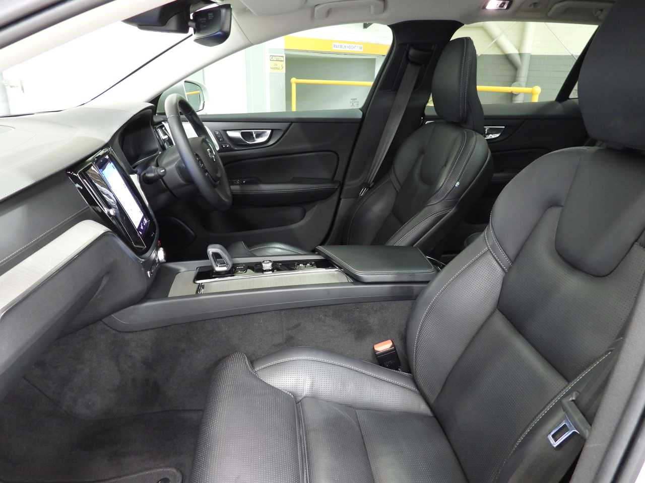 Volvo  V60 Cross Country Pro, B5 AWD mild hybrid