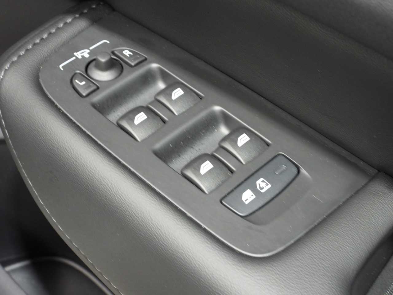 Volvo  XC60 Ultra, B5 AWD Mild hybrid, Petrol, Bright