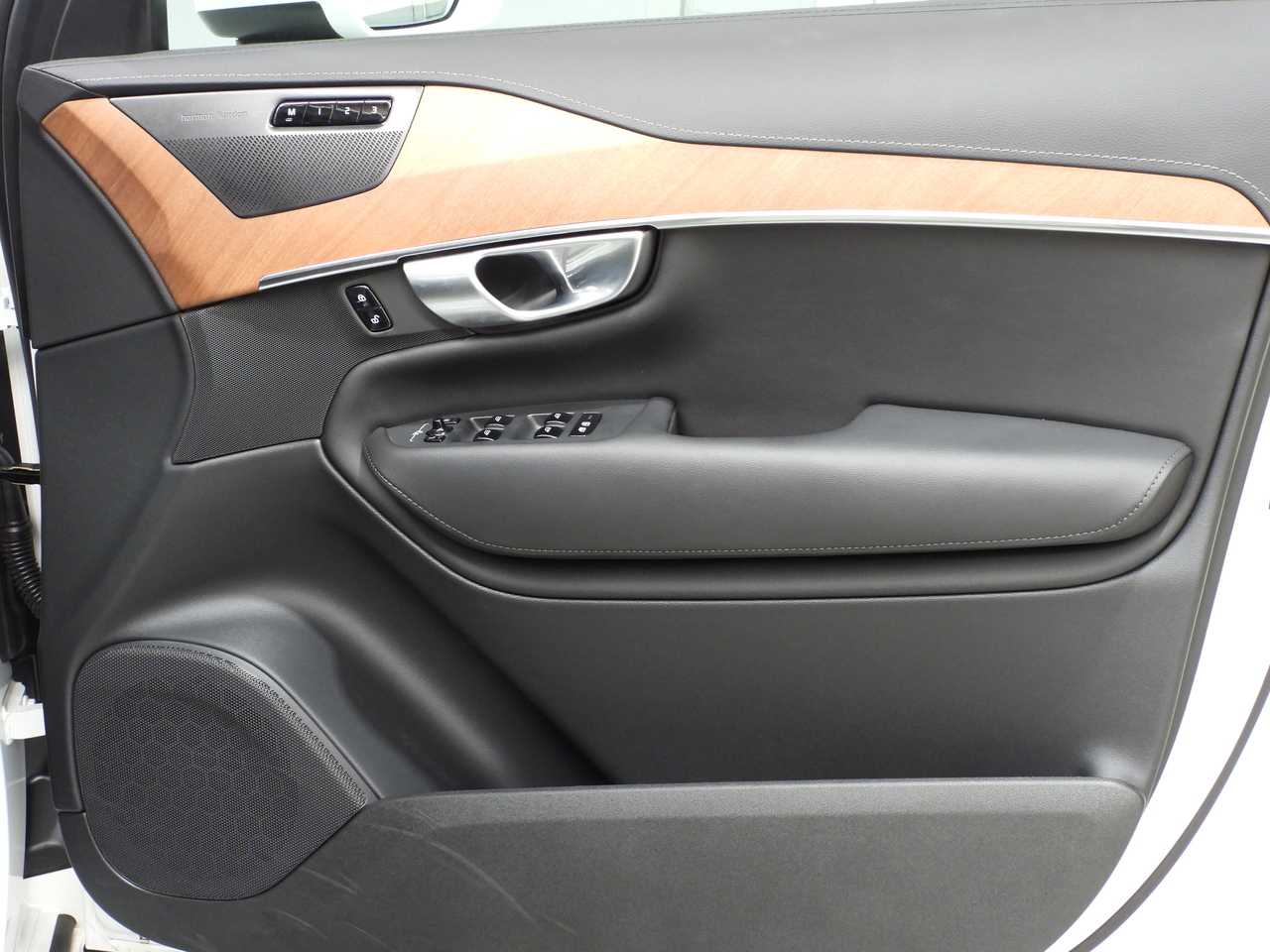 Volvo  XC90 Ultimate, B5 AWD Mild hybrid, Petrol, Bright, 7 Seats