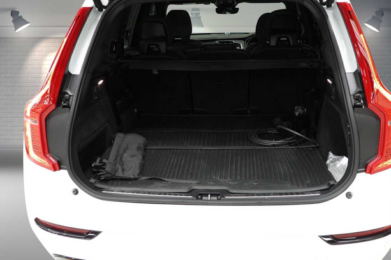 Volvo  XC90 Ultra, T8 AWD Plug-in hybrid, Electric/Petrol, Dark, 7 Seats