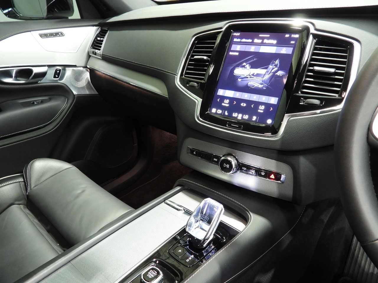 Volvo  XC90 Ultra, T8 AWD Plug-in hybrid, Electric/Petrol, Dark, 7 Seats