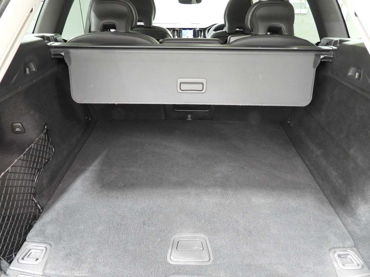 Volvo  XC60 Momentum, B5 mild hybrid