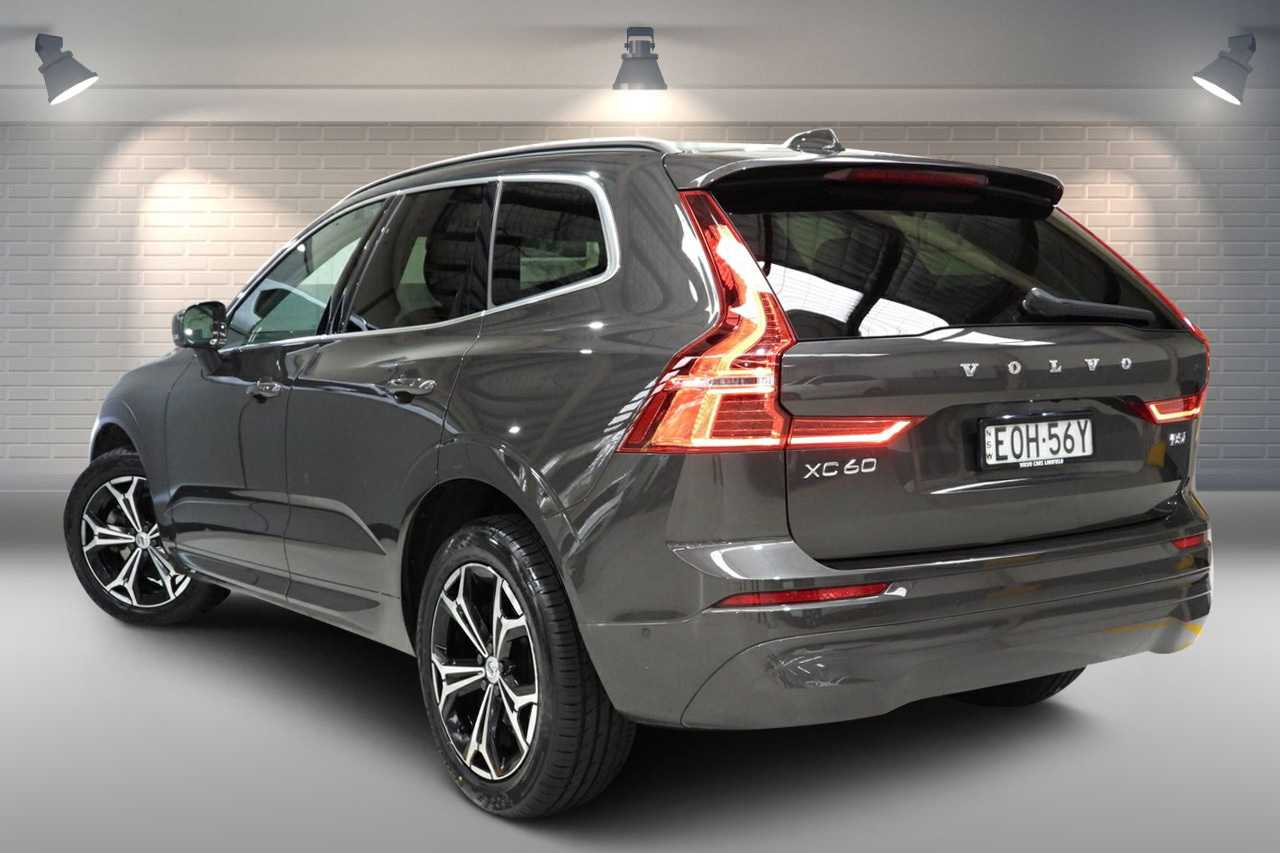 Volvo  XC60 Momentum, B5 mild hybrid
