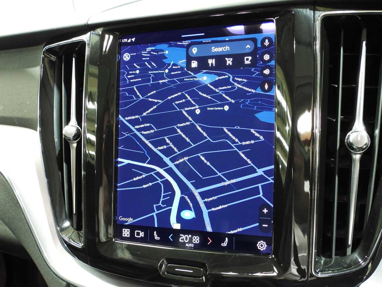 Volvo  XC60 Momentum, B5 mild hybrid