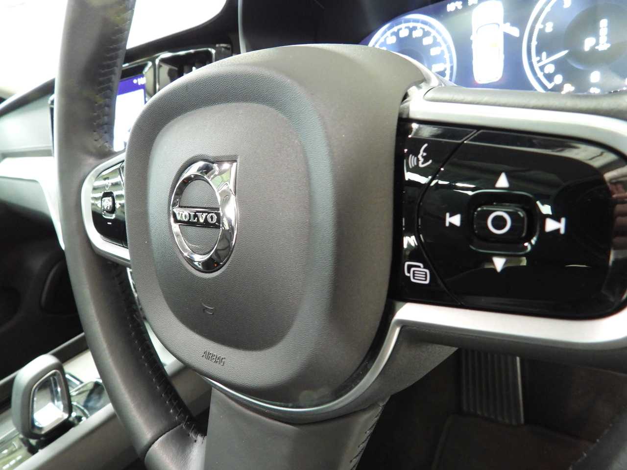 Volvo  V60 Cross Country Pro, B5 AWD mild hybrid