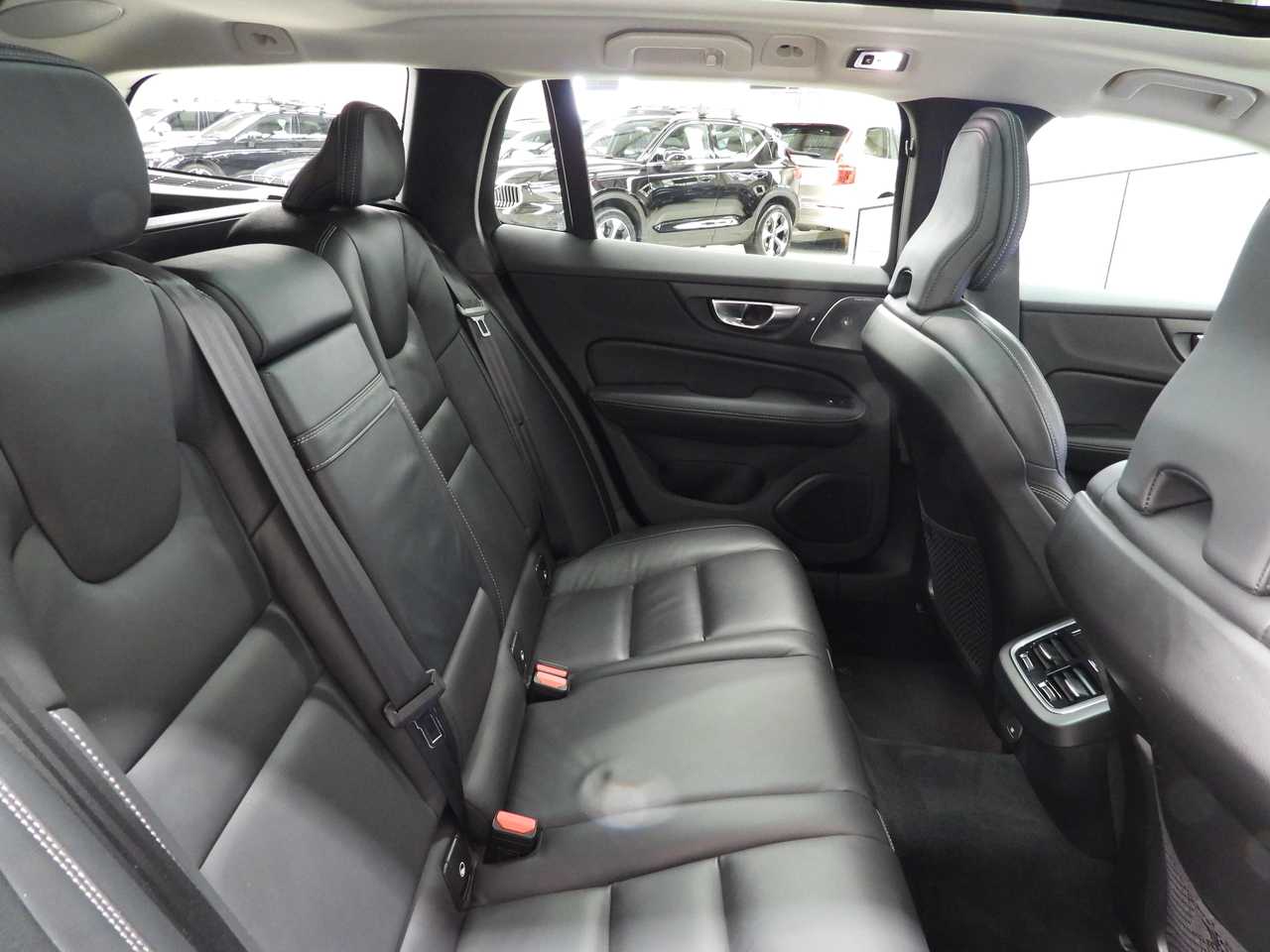 Volvo  V60 Cross Country Pro, B5 AWD mild hybrid