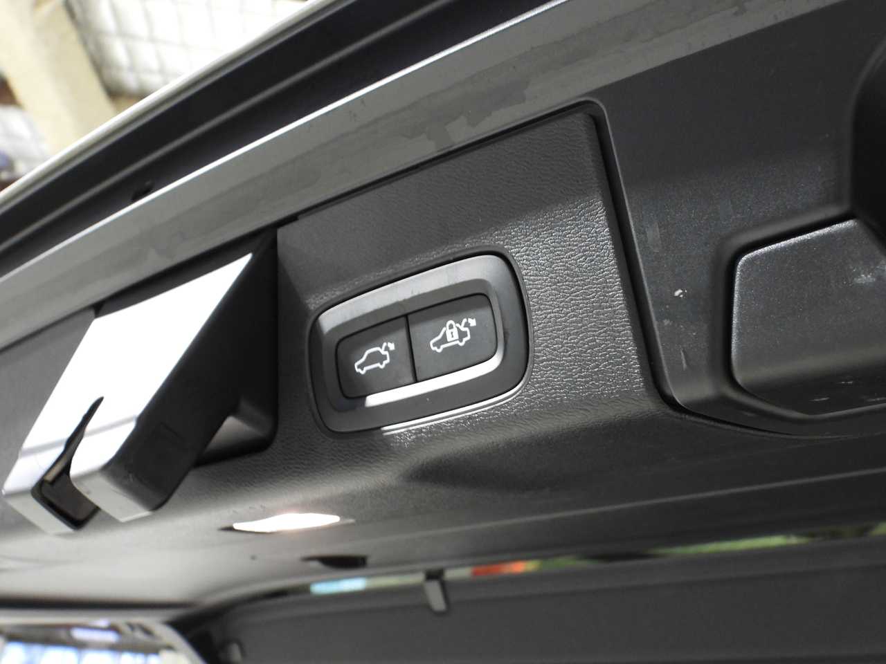 Volvo  XC60 Inscription, B5 mild hybrid