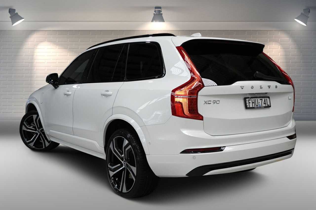 Volvo  XC90 Recharge Ultimate, T8 AWD Plug-in hybrid, Electric/Petrol, Dark, 7 Seats