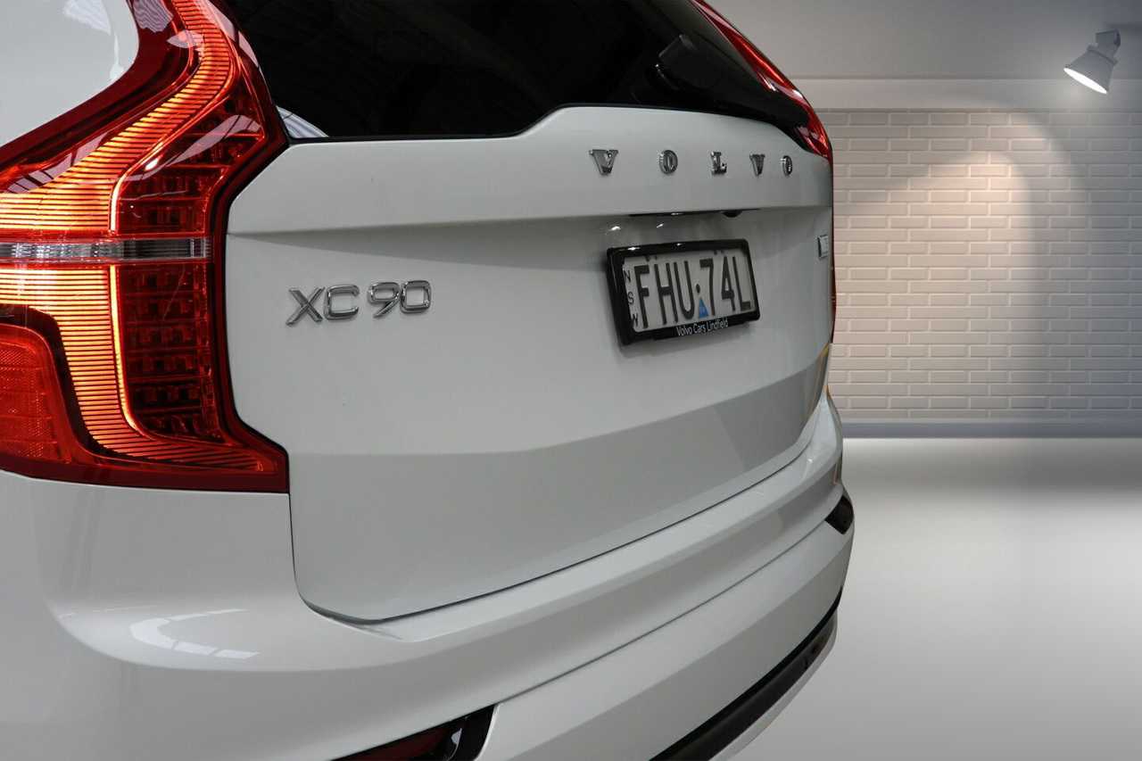 Volvo  XC90 Recharge Ultimate, T8 AWD Plug-in hybrid, Electric/Petrol, Dark, 7 Seats