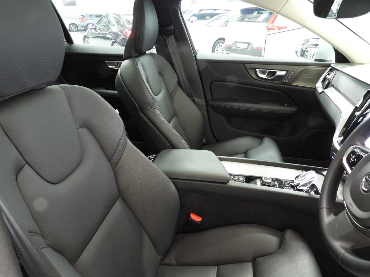 Volvo  V60 Cross Country Ultra, B5 AWD Mild hybrid, Petrol, Bright