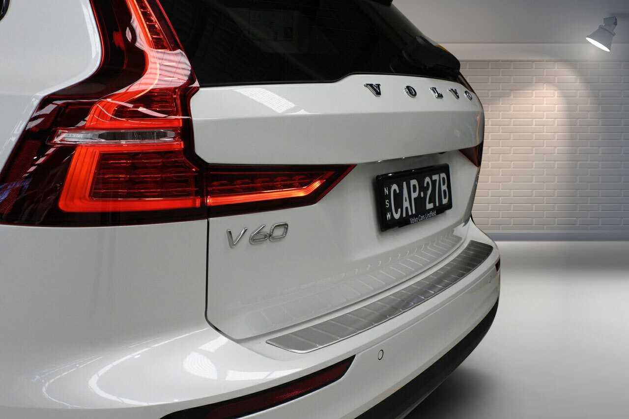 Volvo  V60 Cross Country Ultra, B5 AWD Mild hybrid, Petrol, Bright