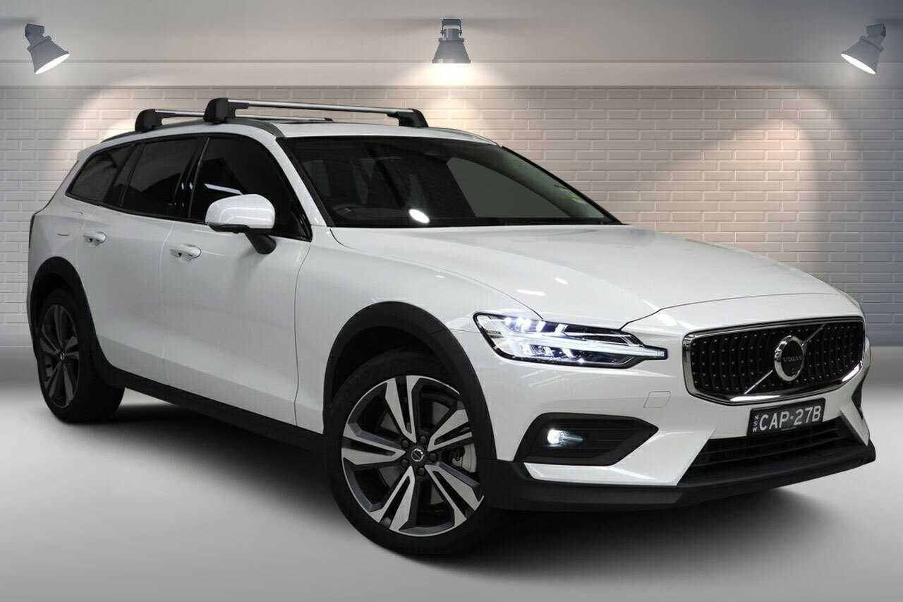 Volvo  V60 Cross Country Ultra, B5 AWD Mild hybrid, Petrol, Bright