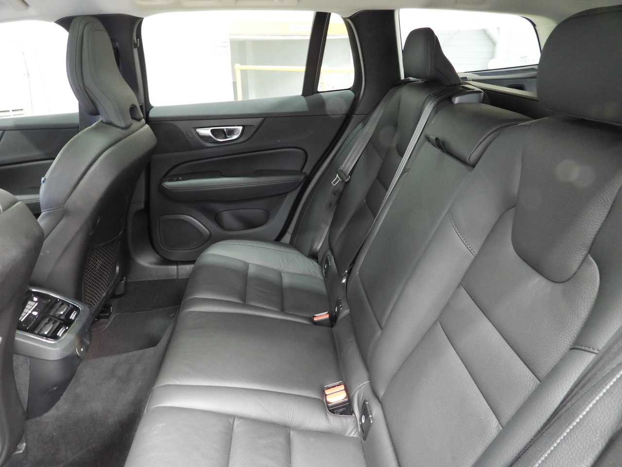Volvo  V60 Cross Country Ultra, B5 AWD Mild hybrid, Petrol, Bright