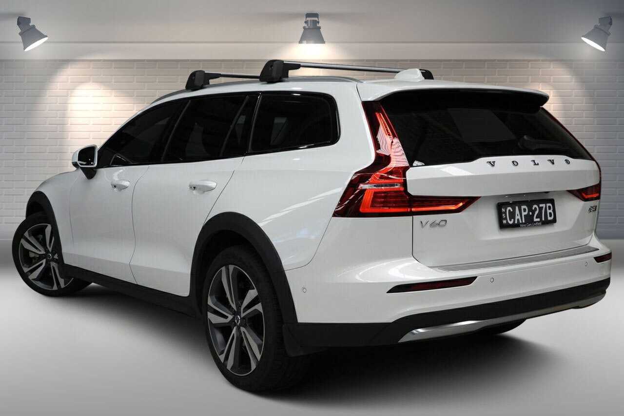 Volvo  V60 Cross Country Ultra, B5 AWD Mild hybrid, Petrol, Bright