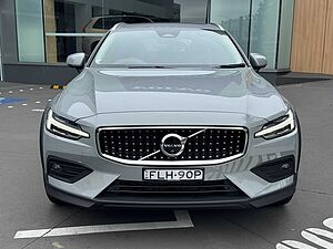 Volvo  Z Series MY24 Ultimate B5 Geartronic AWD Bright