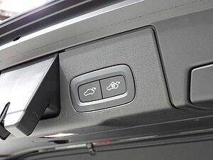 Volvo  XC60 Ultra, B5 AWD Mild hybrid, Petrol, Bright