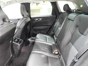 Volvo  XC60 Momentum, B5 mild hybrid
