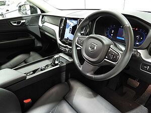 Volvo  XC60 Momentum, B5 mild hybrid