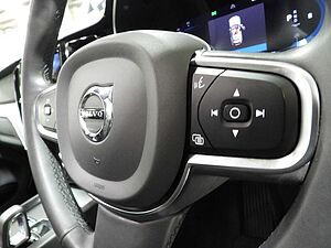 Volvo  XC60 Momentum, B5 mild hybrid