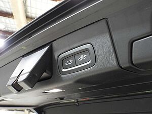 Volvo  XC60 Momentum, B5 mild hybrid