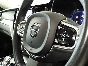 Volvo  UZ MY22 B5 AWD Inscription
