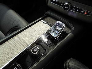 Volvo  XC90 Recharge Ultimate, T8 AWD Plug-in hybrid, Electric/Petrol, Dark, 7 Seats