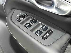 Volvo  XC90 Recharge Ultimate, T8 AWD Plug-in hybrid, Electric/Petrol, Dark, 7 Seats