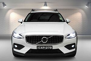 Volvo  V60 Cross Country Ultra, B5 AWD Mild hybrid, Petrol, Bright